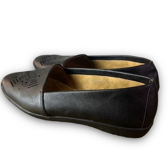 A2 by Aerosoles Women’s Black Laser Cut Out Flats Size 9 - Picture 4 of 11